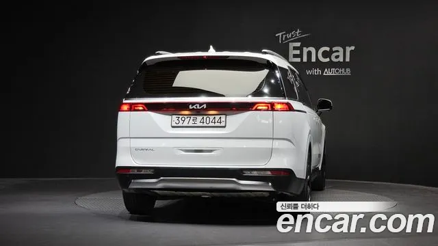 Kia Carnival 2023 thumb 3