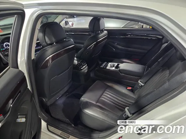 Genesis G90 2016 thumb 8