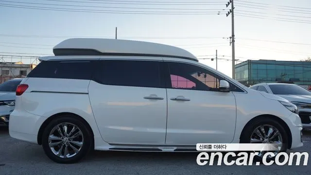 Kia Carnival 2015 thumb 5