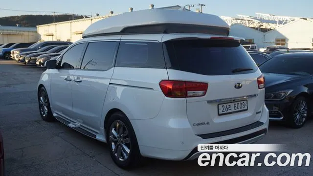 Kia Carnival 2015 thumb 8