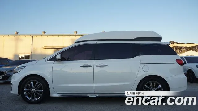 Kia Carnival 2015 thumb 9