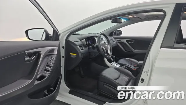 Hyundai Avante 2011 thumb 10