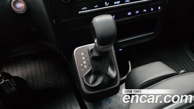 Hyundai Staria 2026 thumb 8
