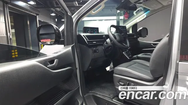Hyundai Staria 2026 thumb 9