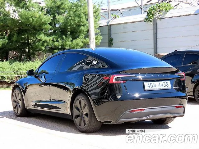 Tesla Model 3 2024 thumb 3