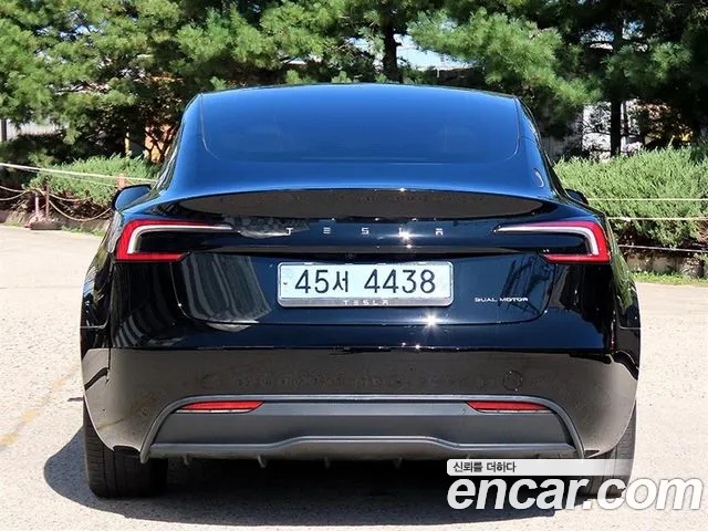 Tesla Model 3 2024 thumb 4