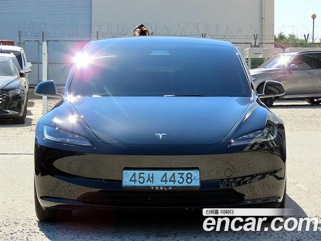 Tesla Model 3 2024 thumb 12