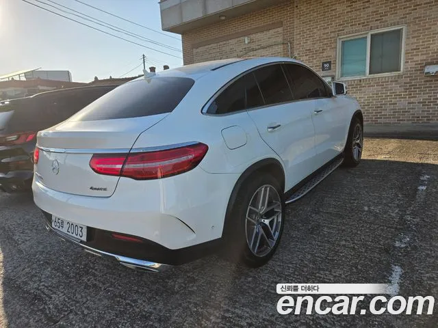 Mercedes-Benz GLE 2017 thumb 4
