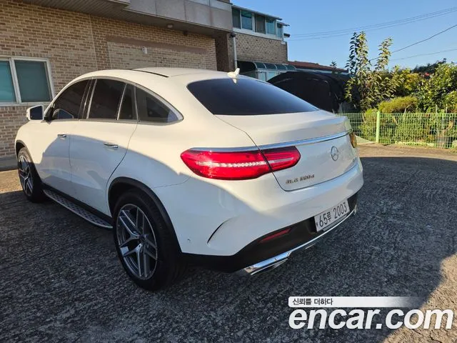 Mercedes-Benz GLE 2017 thumb 6