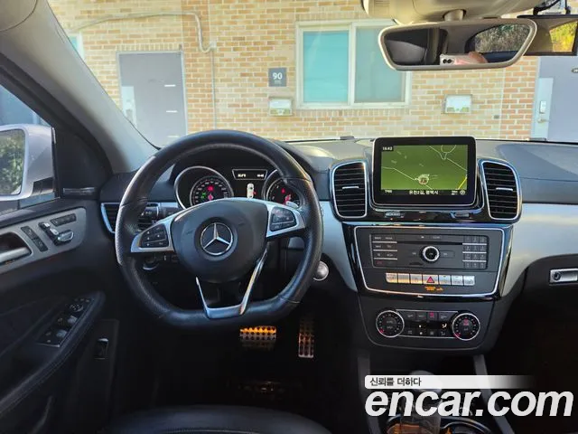 Mercedes-Benz GLE 2017 thumb 7