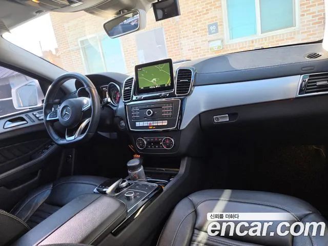 Mercedes-Benz GLE 2017 thumb 9