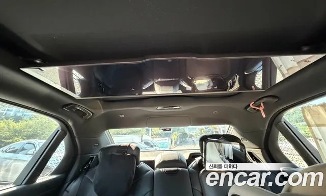 BMW 7-Series 2024 thumb 10