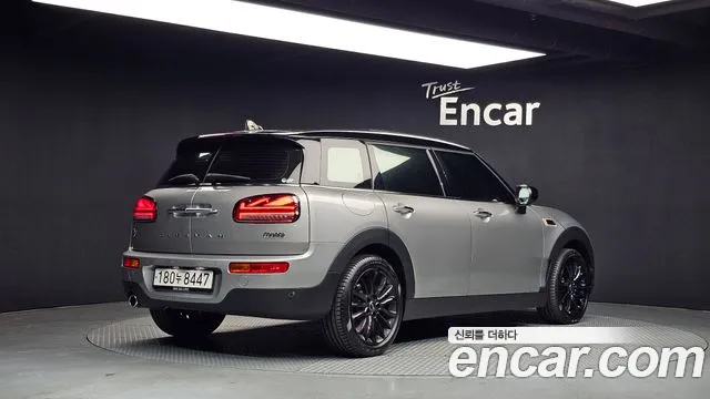MINI Clubman 2023 thumb 2