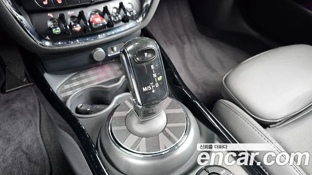 MINI Clubman 2023 thumb 9