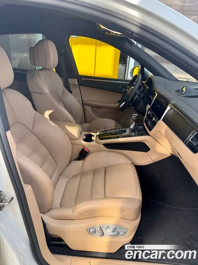 Porsche Macan 2021 thumb 4