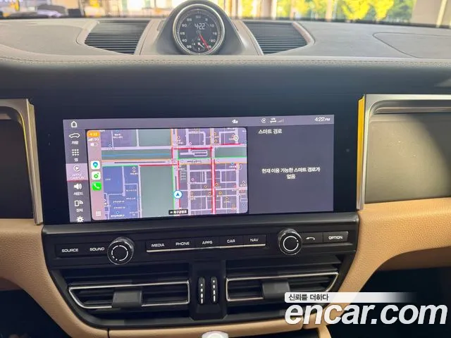Porsche Macan 2021 thumb 9
