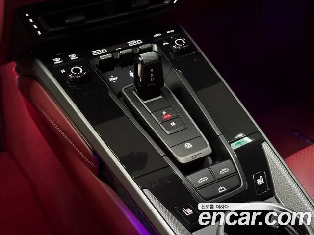 Porsche 911 2021 thumb 9