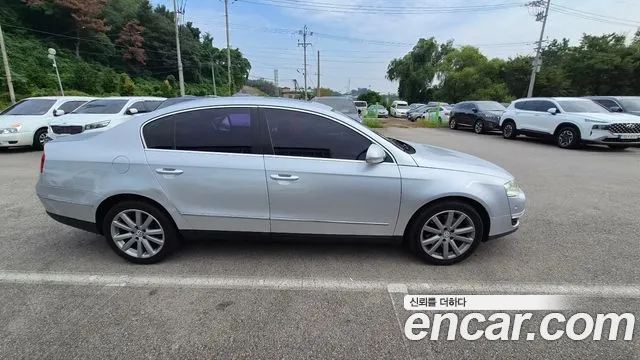 Volkswagen Passat (North America and China) 2011 thumb 2