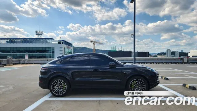 Porsche Cayenne 2021 thumb 2