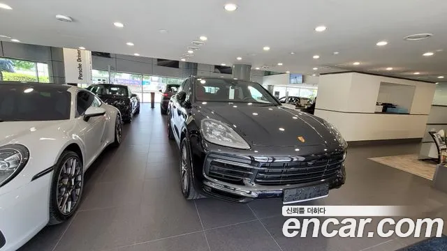 Porsche Cayenne 2021 thumb 9