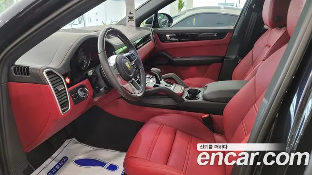Porsche Cayenne 2021 thumb 12