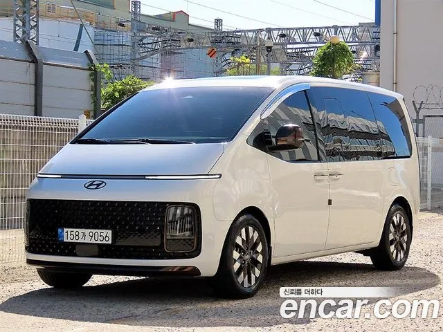 Hyundai Staria 2021 thumb 2