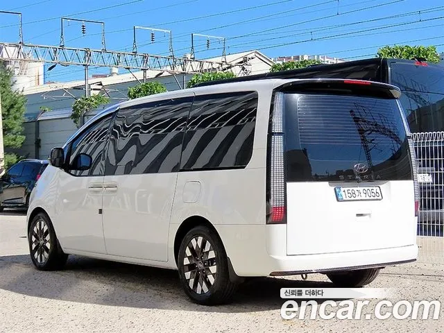Hyundai Staria 2021 thumb 3