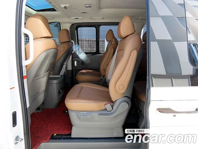 Hyundai Staria 2021 thumb 6