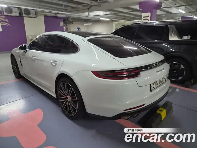 Porsche Panamera 2018 thumb 3