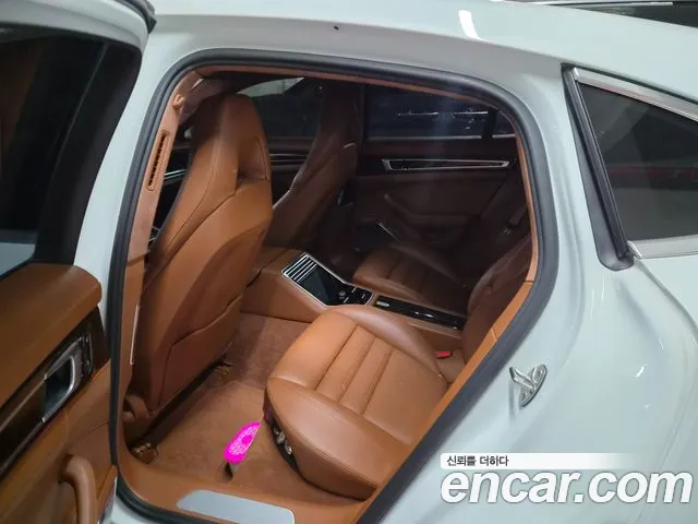 Porsche Panamera 2018 thumb 6
