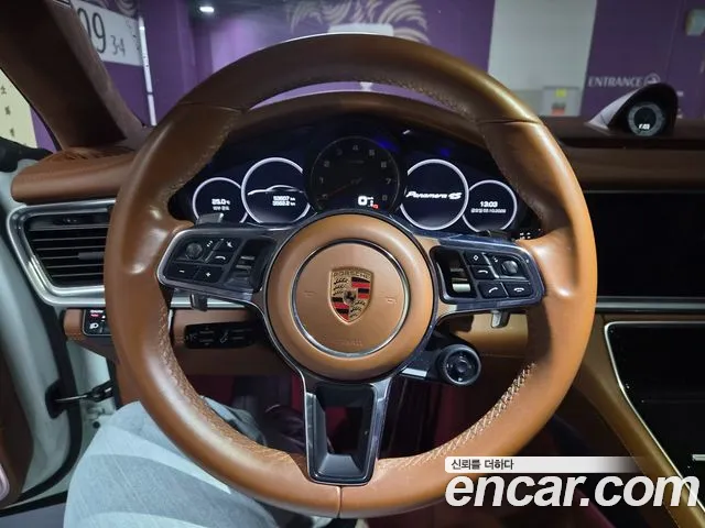 Porsche Panamera 2018 thumb 8