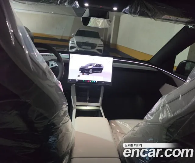 Tesla Model Y 2026 thumb 6