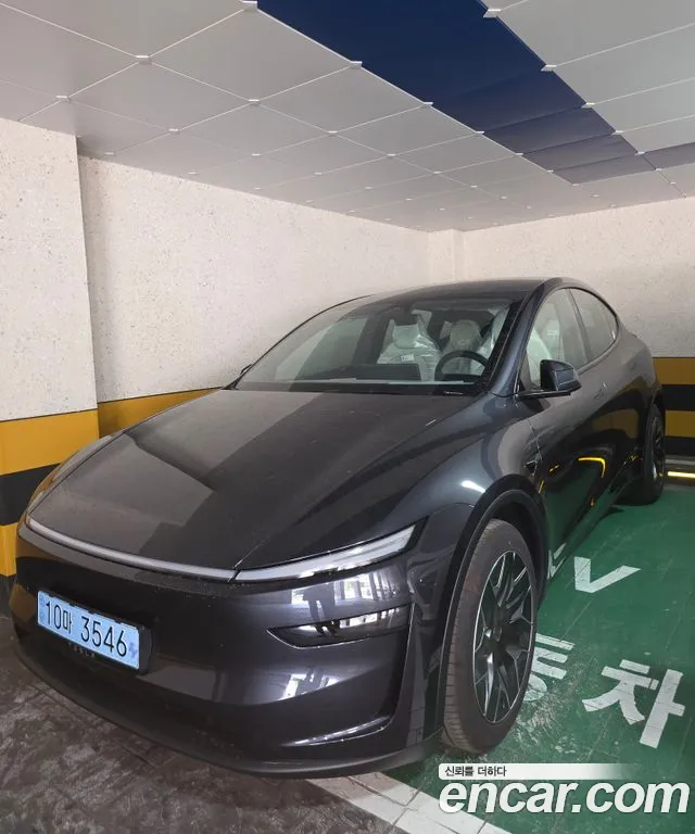 Tesla Model Y 2026 thumb 11