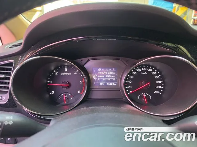Kia Carnival 2016 thumb 3