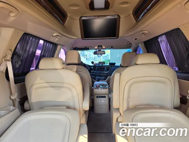 Kia Carnival 2016 thumb 4