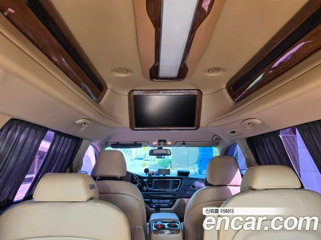 Kia Carnival 2016 thumb 8