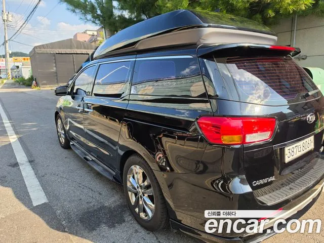 Kia Carnival 2016 thumb 12