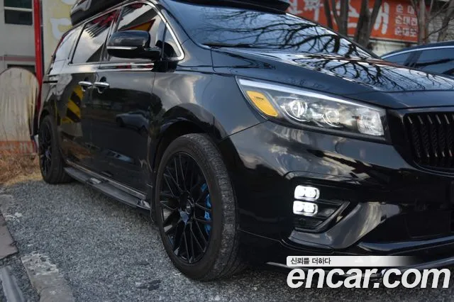 Kia Carnival 2015 thumb 3