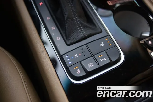 Kia Carnival 2015 thumb 9