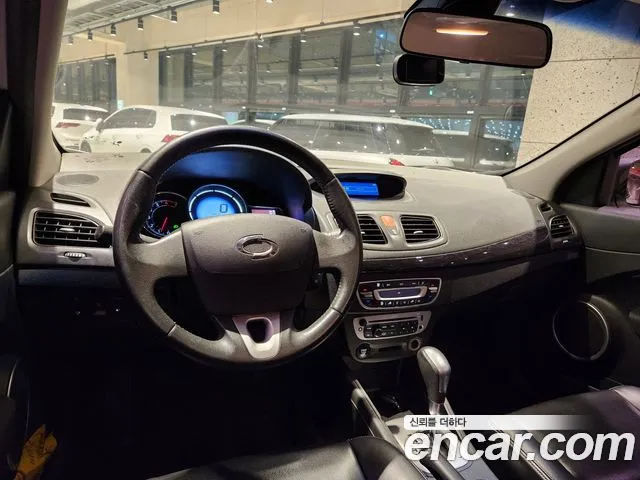 Renault-KoreaSamsung Fluence 2015 thumb 8