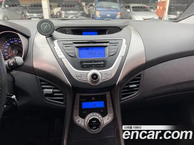 Hyundai Avante 2011 thumb 8
