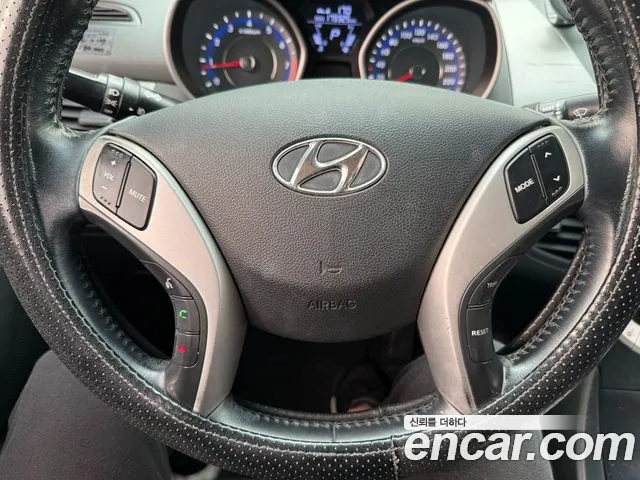 Hyundai Avante 2011 thumb 10