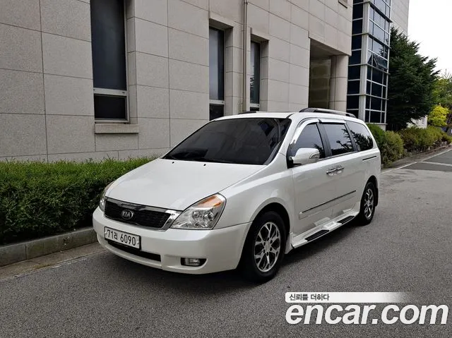 Kia Carnival 2013 thumb 2