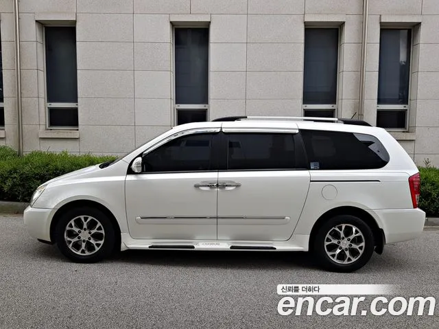 Kia Carnival 2013 thumb 3