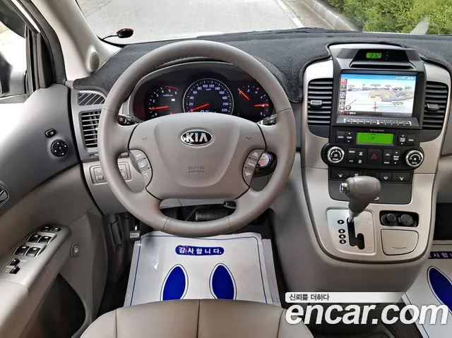 Kia Carnival 2013 thumb 8