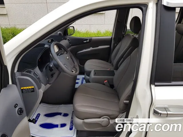 Kia Carnival 2013 thumb 9