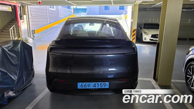 Tesla Model Y 2026 thumb 4