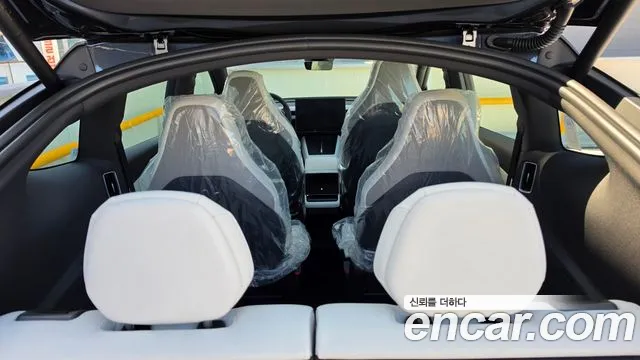 Tesla Model Y 2026 thumb 10