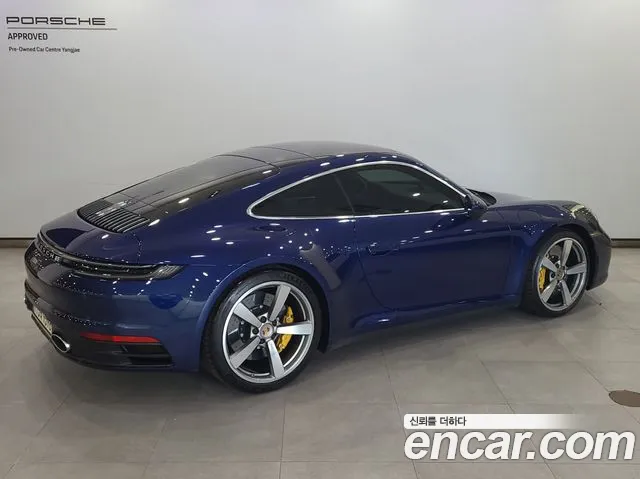 Porsche 911 2020 thumb 3