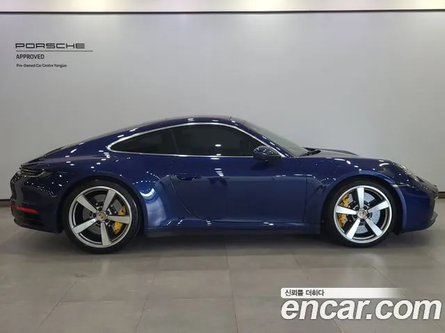 Porsche 911 2020 thumb 6